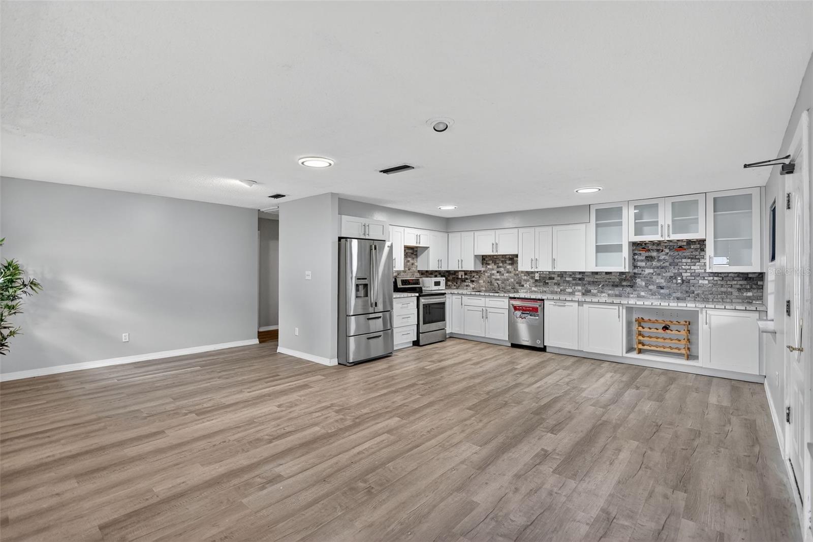 6220 W THORPE STREET