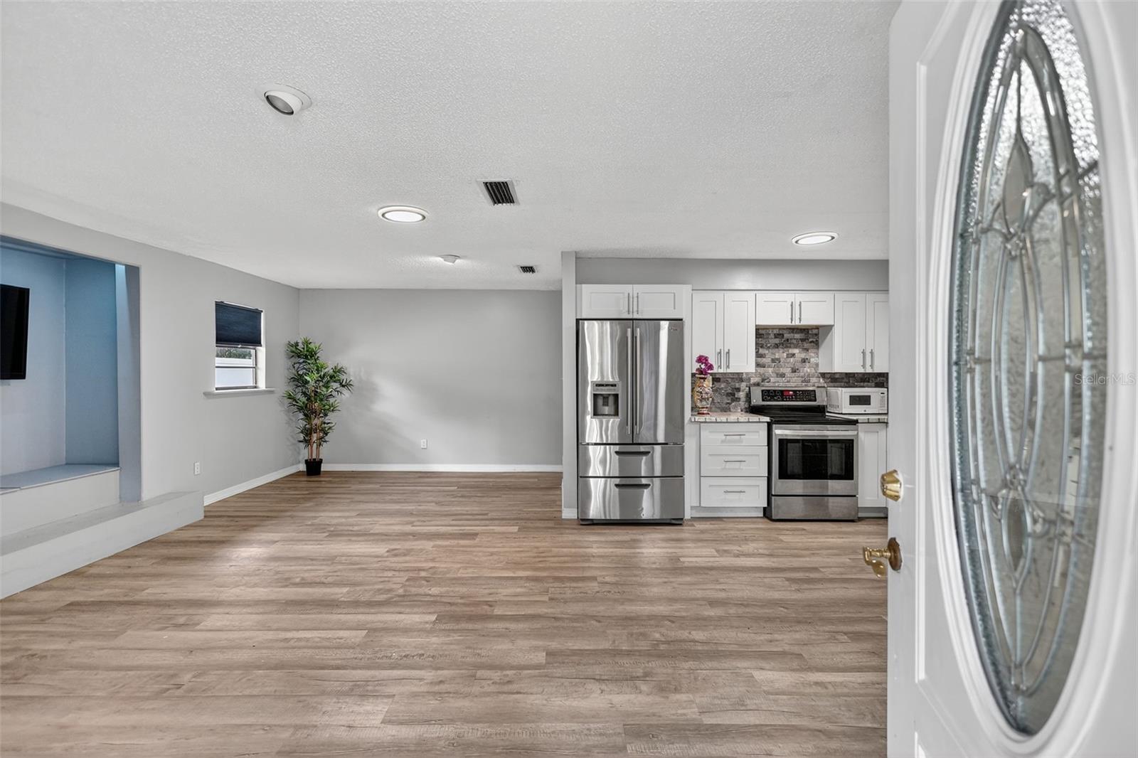 6220 W THORPE STREET