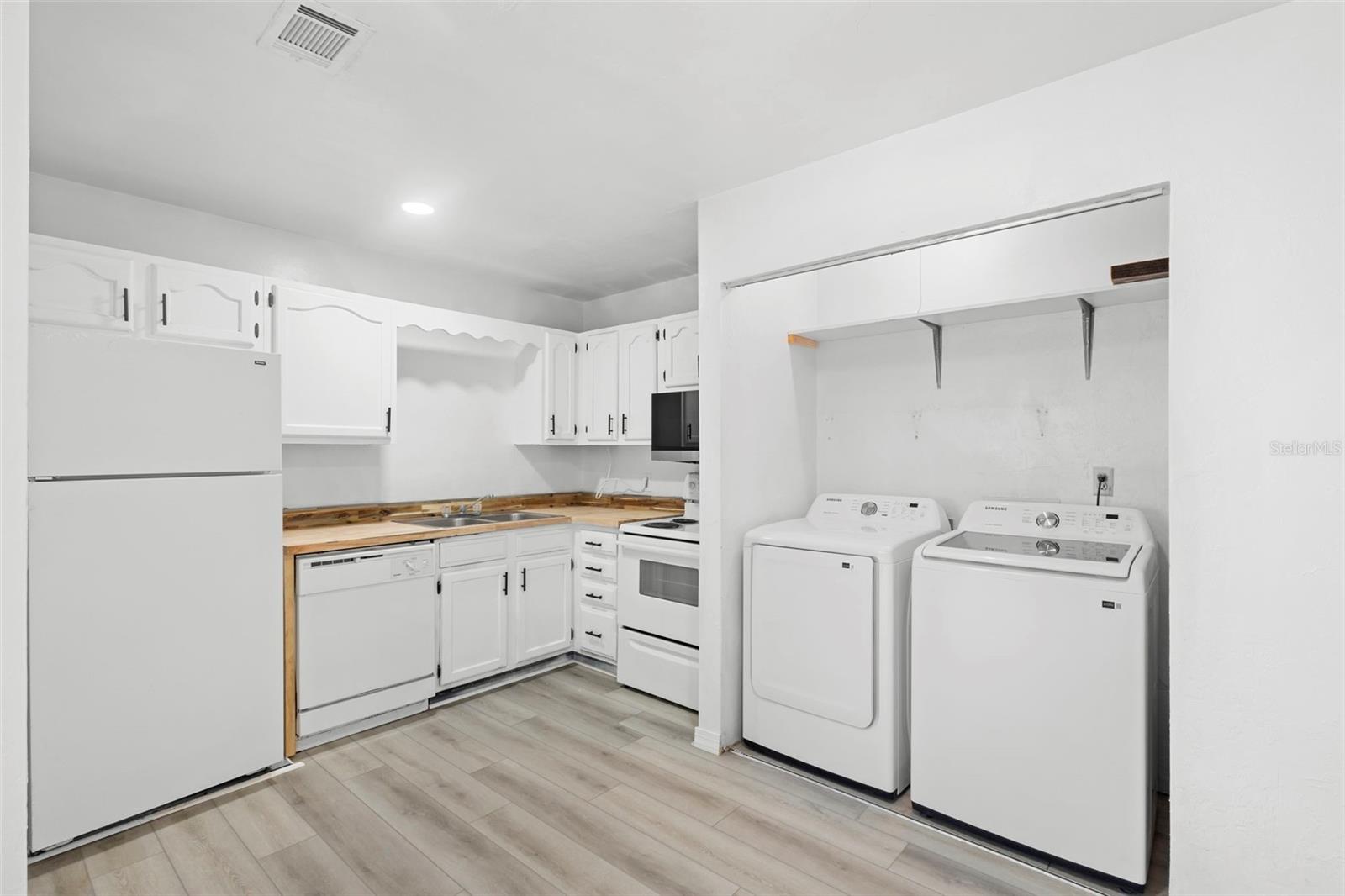 2404 SW 31ST PLACE