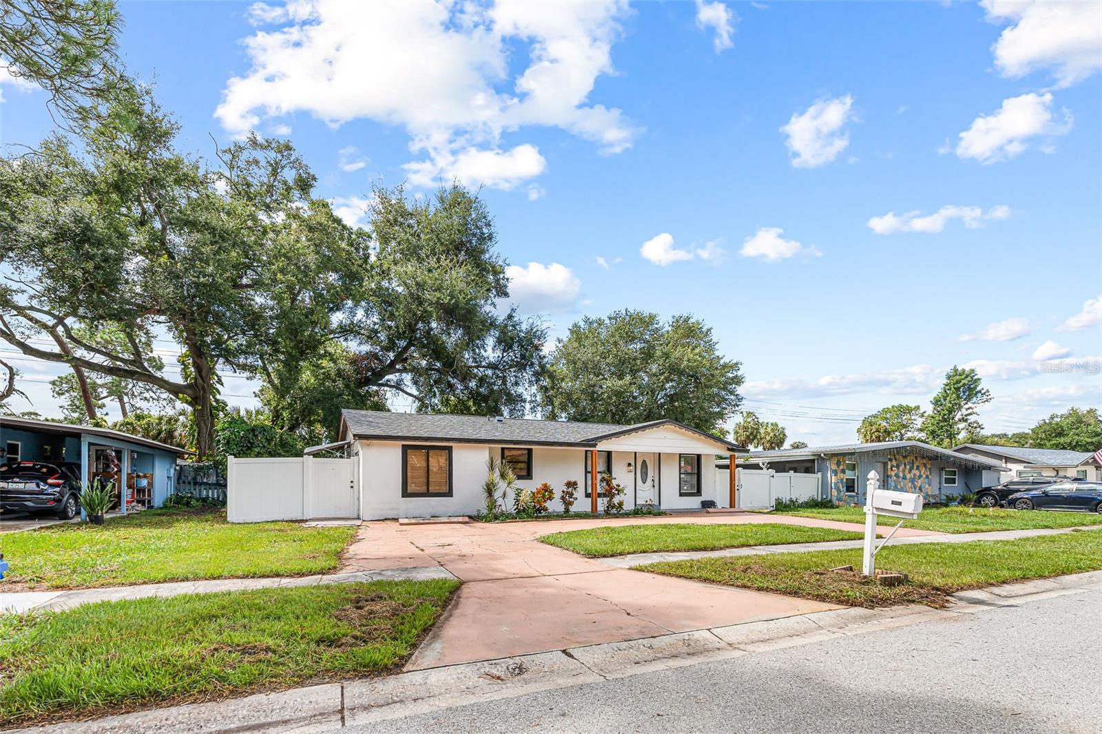 6524 LA MESA CIRCLE