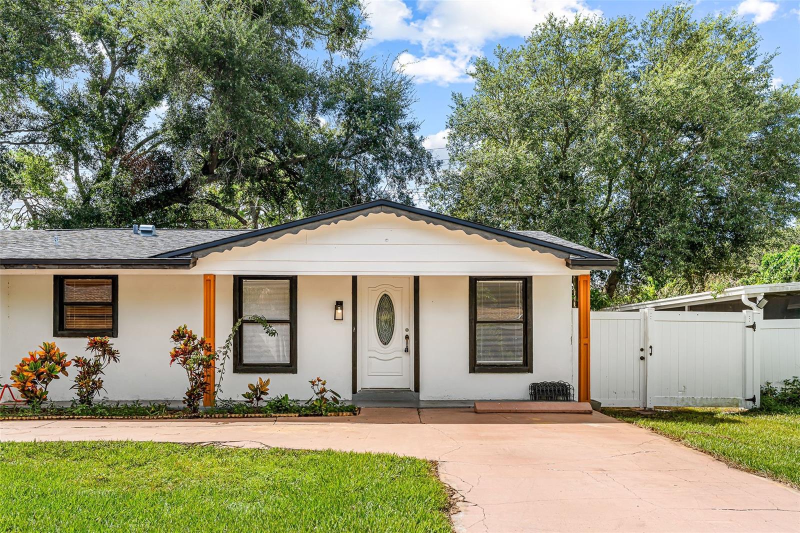 6524 LA MESA CIRCLE