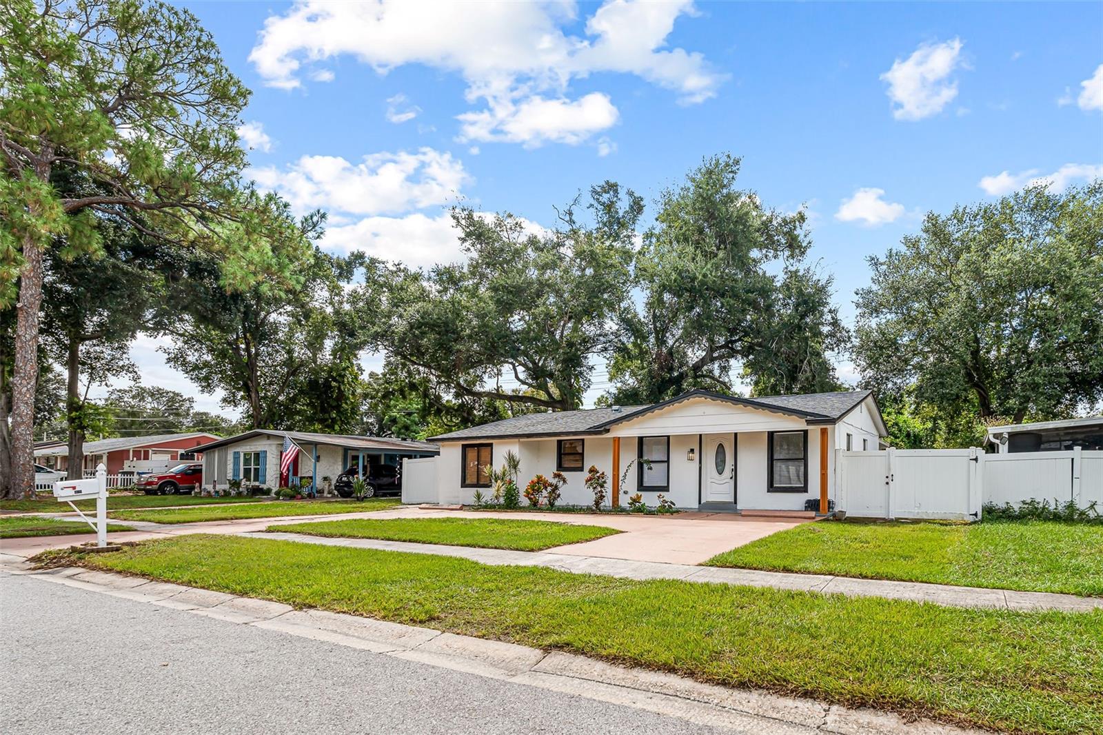 6524 LA MESA CIRCLE
