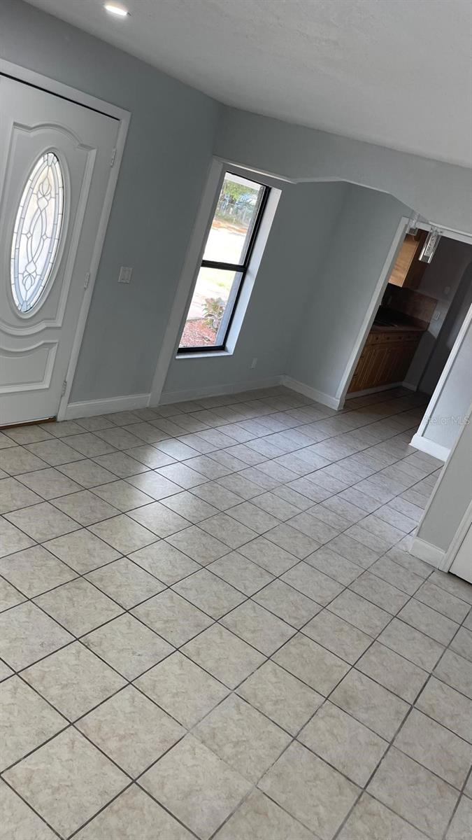 6524 LA MESA CIRCLE