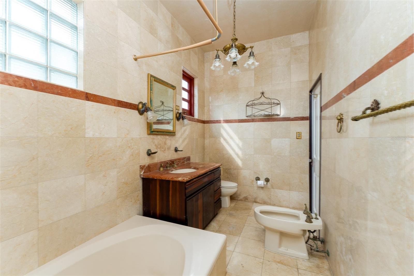 SUCHVILLE - Residential