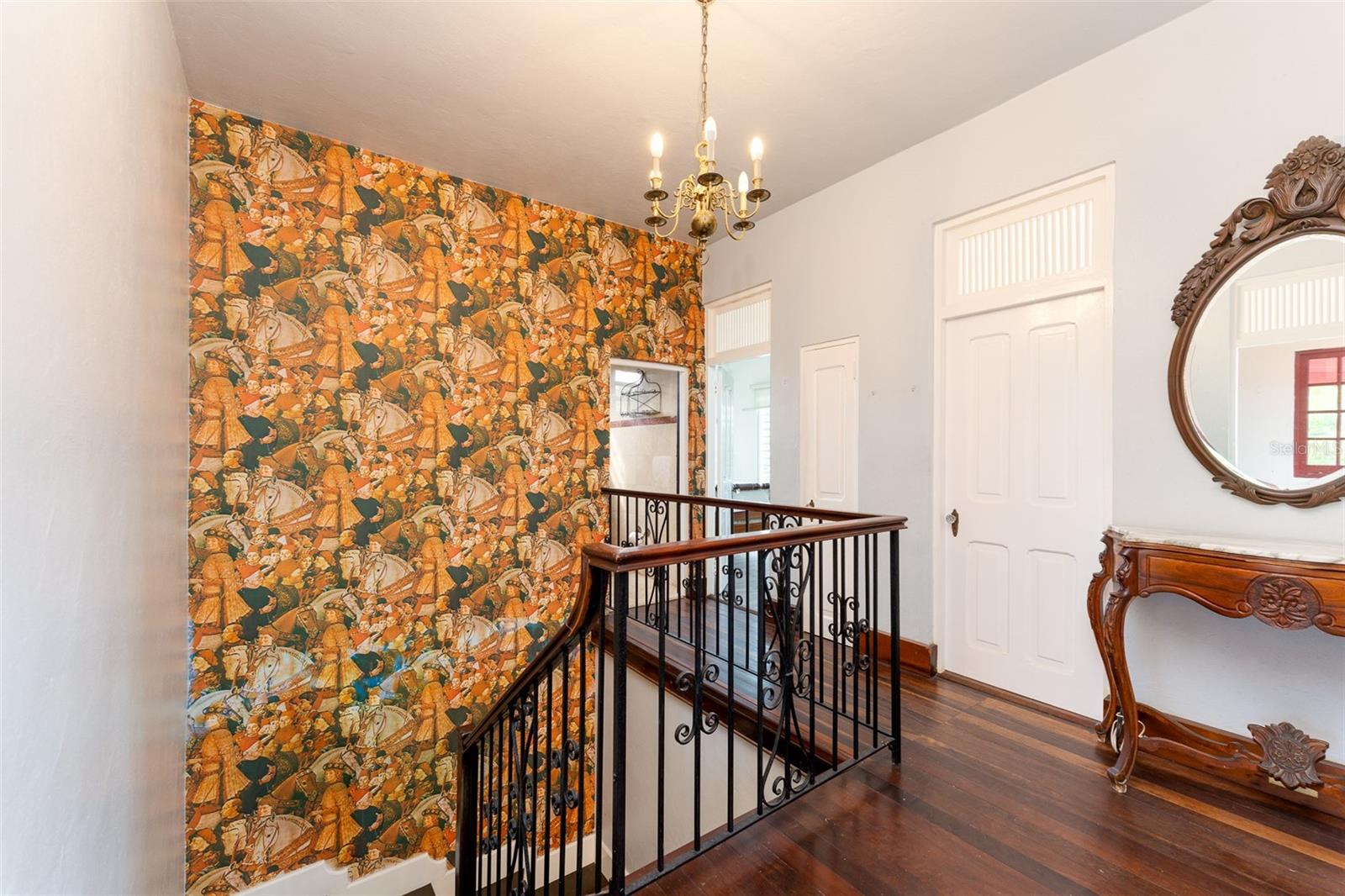 SUCHVILLE - Residential