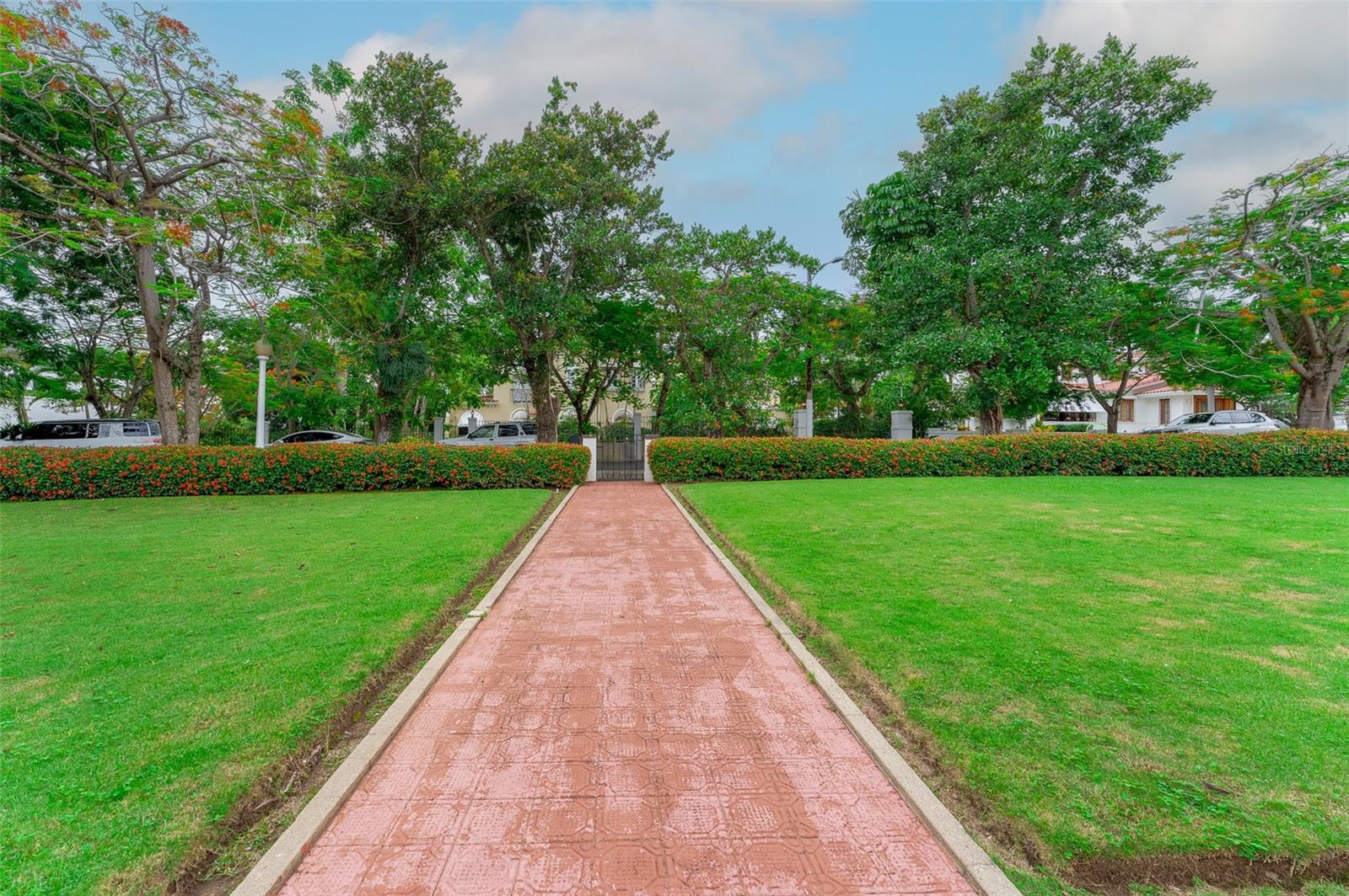 SUCHVILLE - Residential