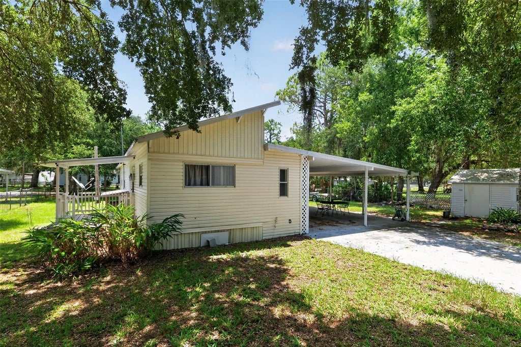 Photo of 10513 Lynnwood Avenue, Lake Wales, FL 33898 (MLS # O6418990)