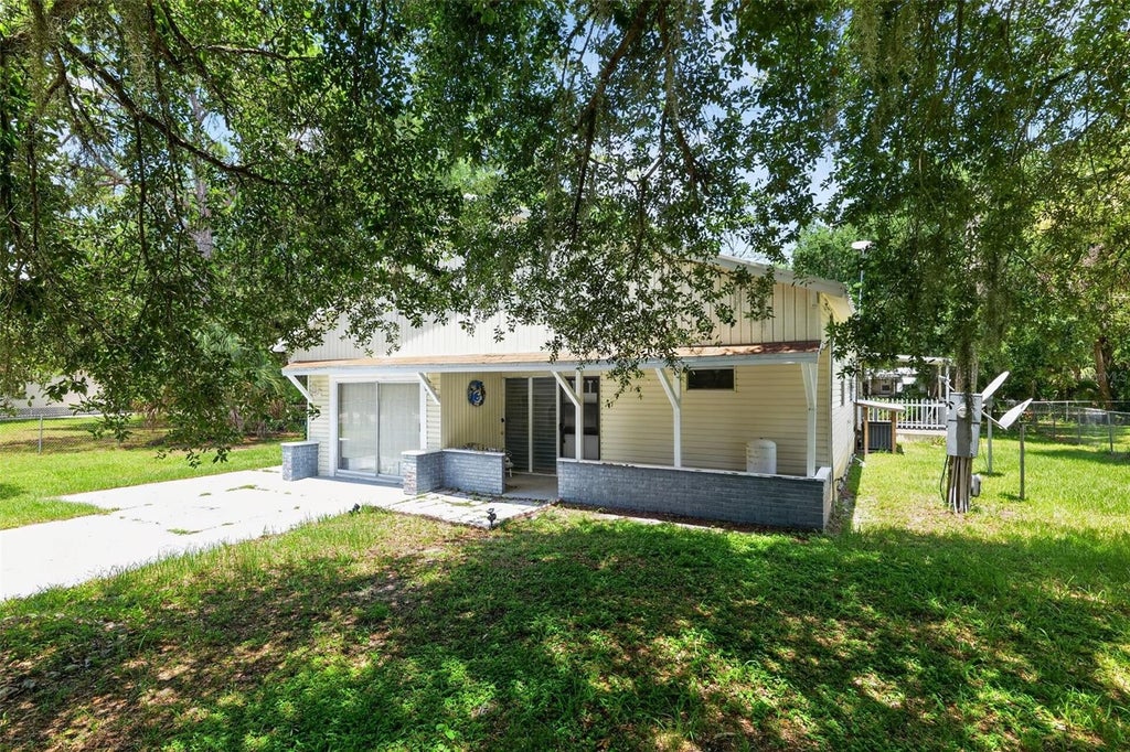 Photo of 10513 Lynnwood Avenue, Lake Wales, FL 33898 (MLS # O6418990)