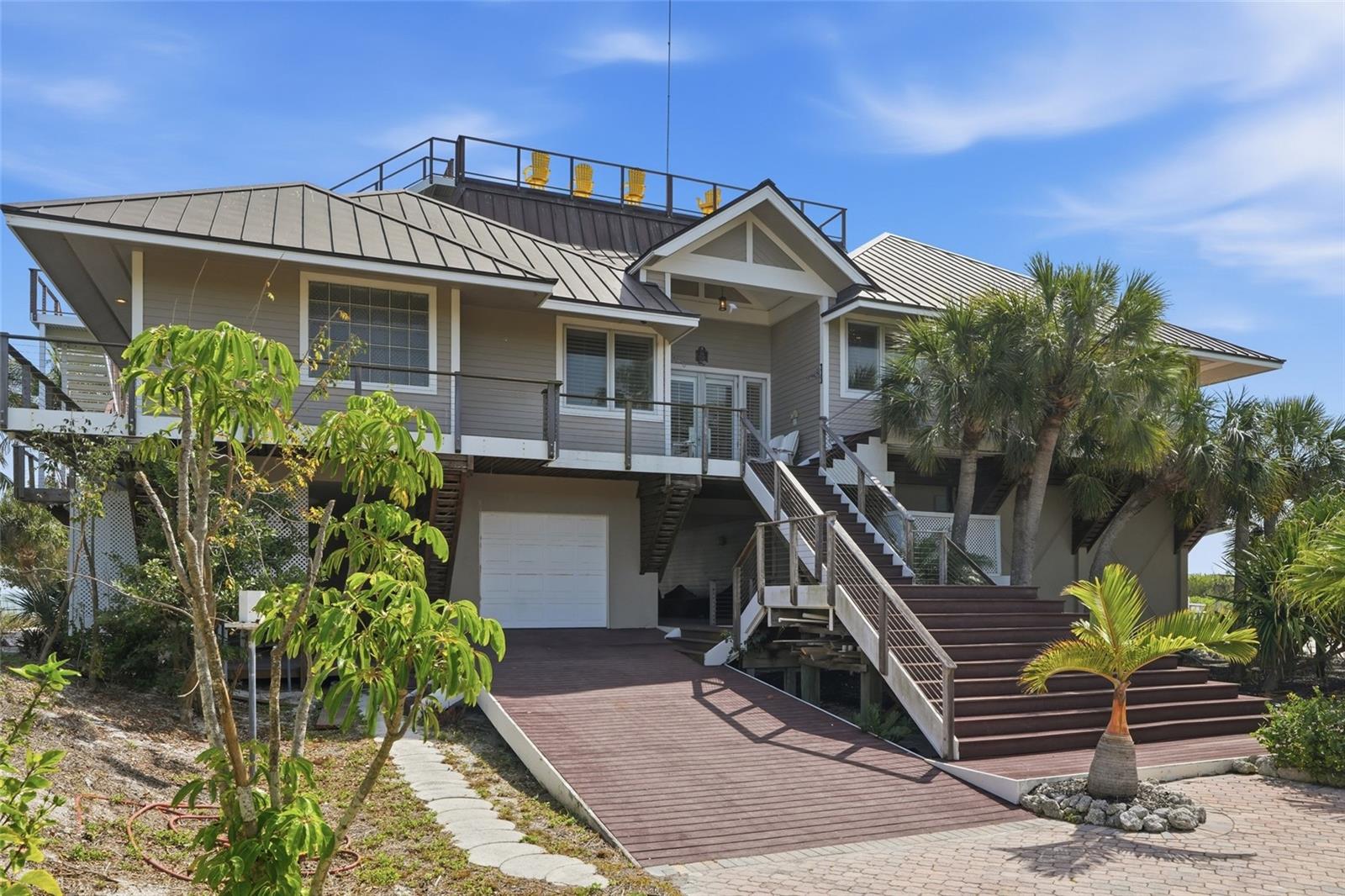 211 KINGFISHER DRIVE