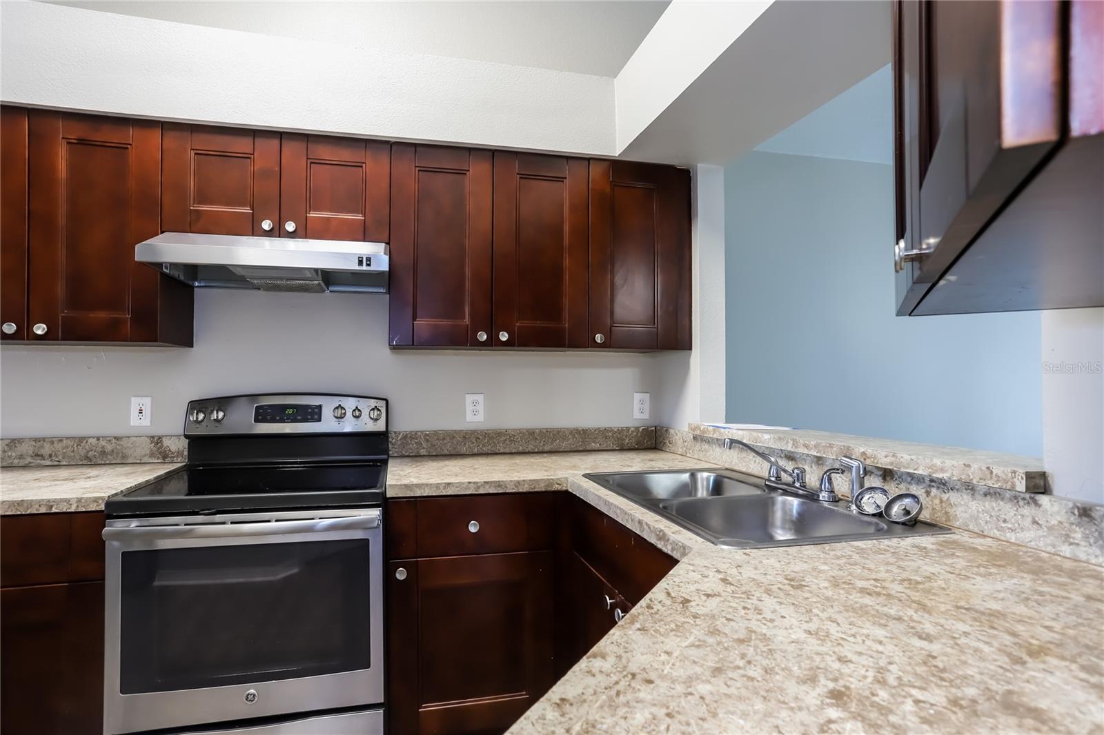 SUMMERFIELD VILLG 1 TRCT 38 - Residential Lease