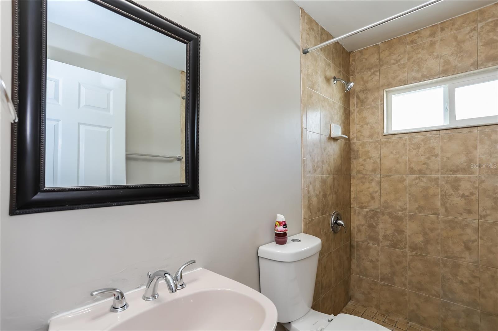 SUMMERFIELD VILLG 1 TRCT 38 - Residential Lease