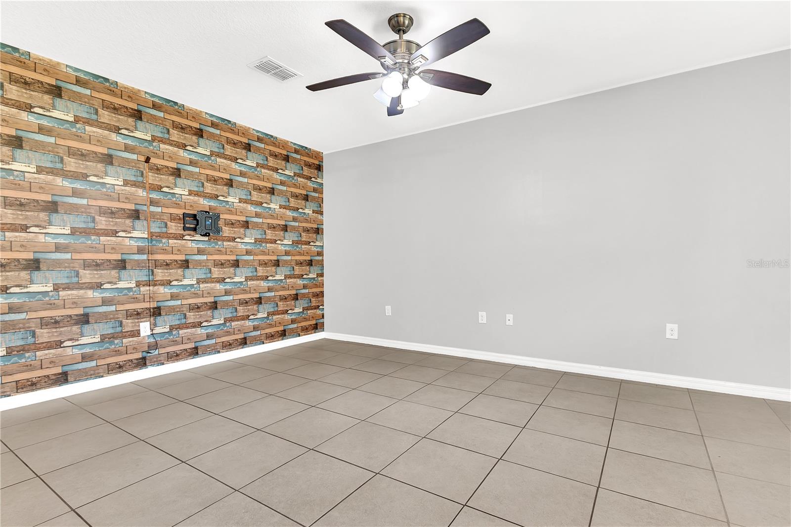 CALABAY AT TOWER LAKE PH 03 - Residential