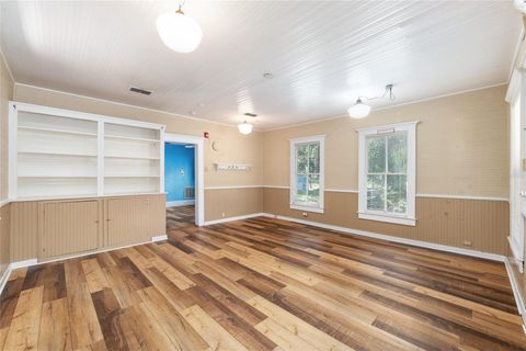 Tiny photo for 5610 Avenue G, Mc Intosh, FL 32664 (MLS # GC534202)