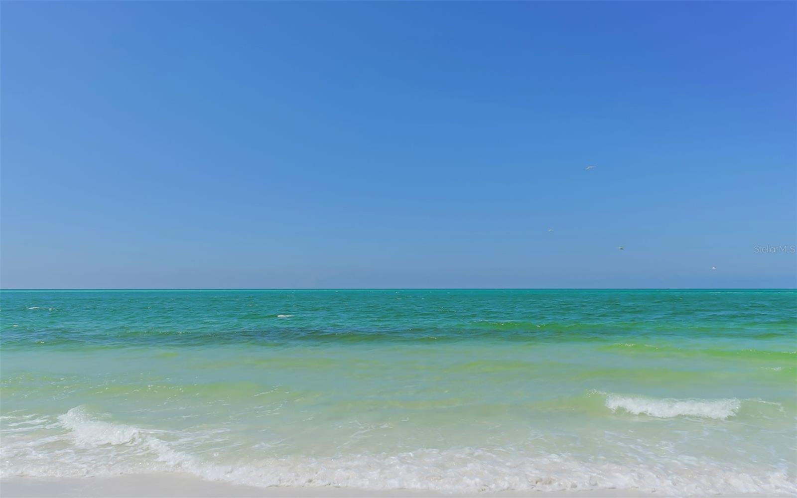 WHISPERING SANDS - Residential