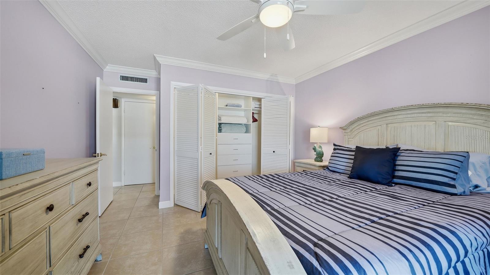 WHISPERING SANDS - Residential