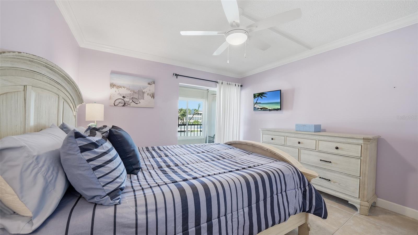 WHISPERING SANDS - Residential