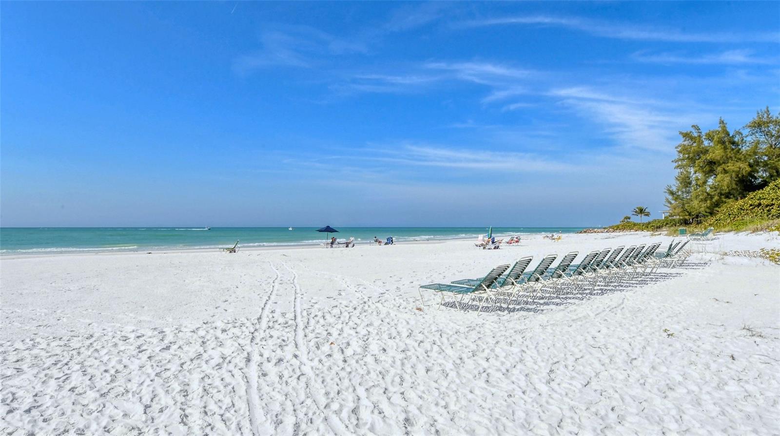 WHISPERING SANDS - Residential