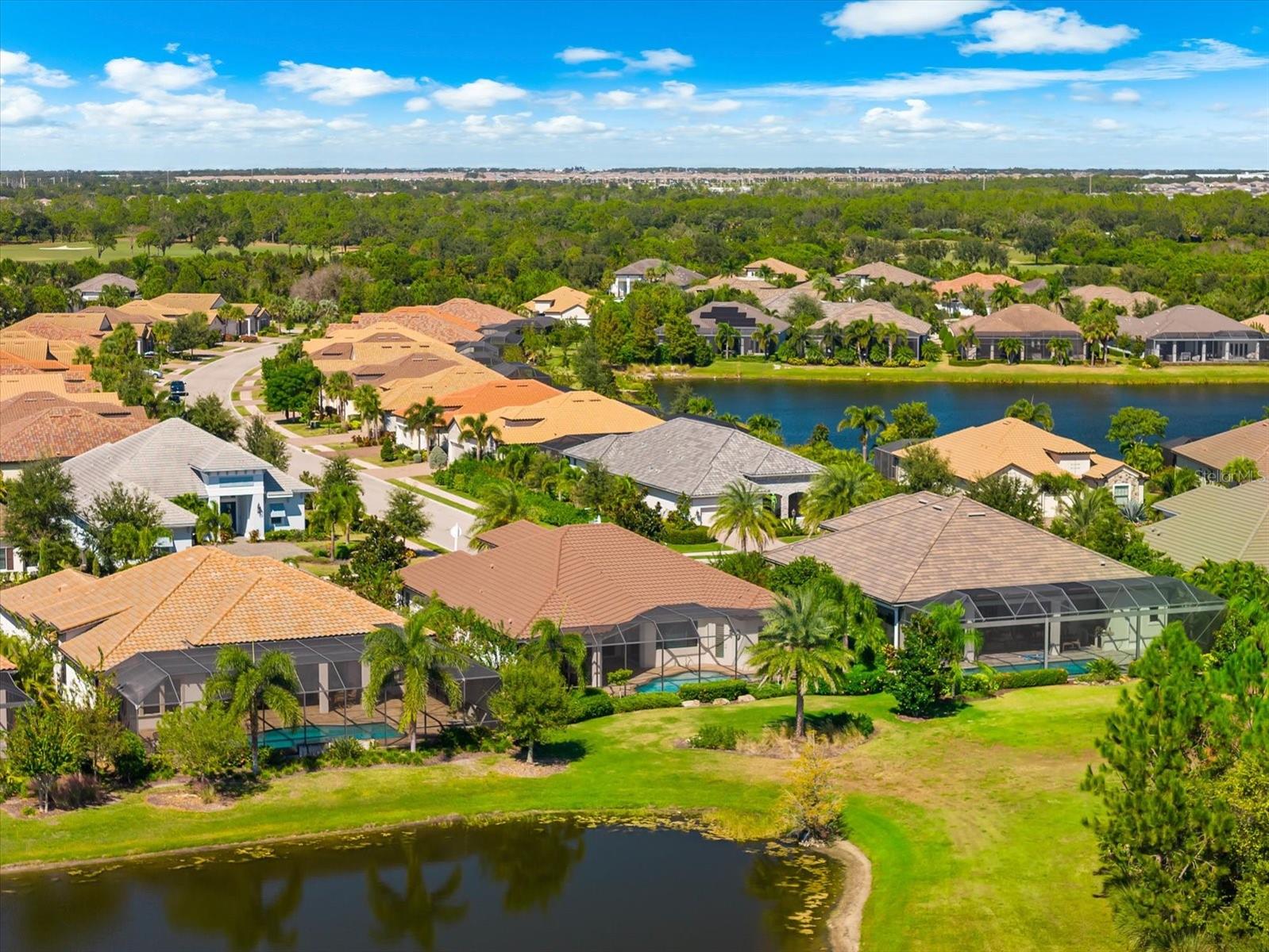 COUNTRY CLUB EAST AT LAKEWD RNCH VV2 - Residential