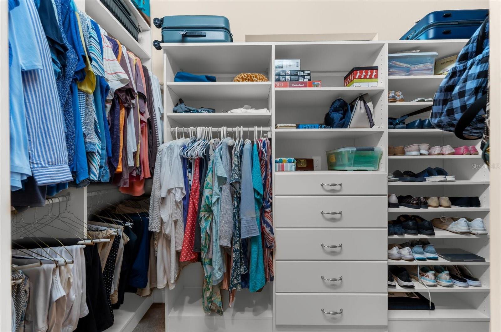 COUNTRY CLUB EAST AT LAKEWD RNCH VV2 - Residential