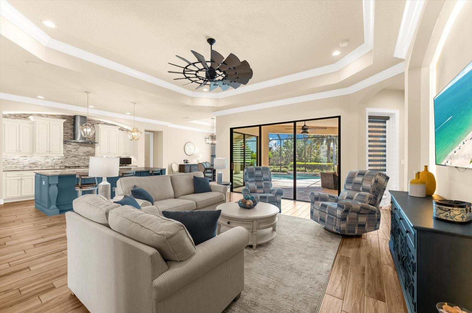 COUNTRY CLUB EAST AT LAKEWD RNCH VV2 - Residential