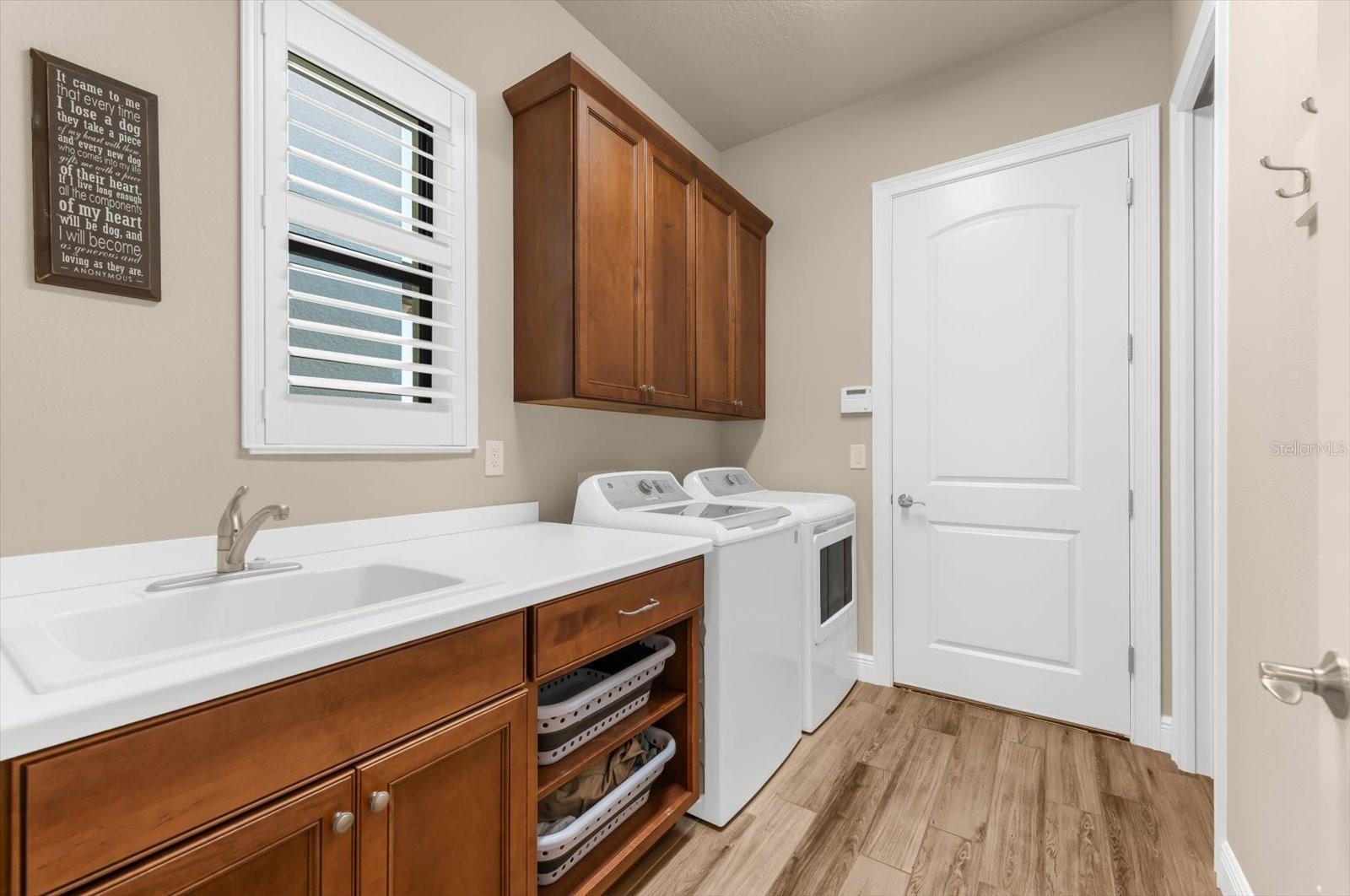 COUNTRY CLUB EAST AT LAKEWD RNCH VV2 - Residential