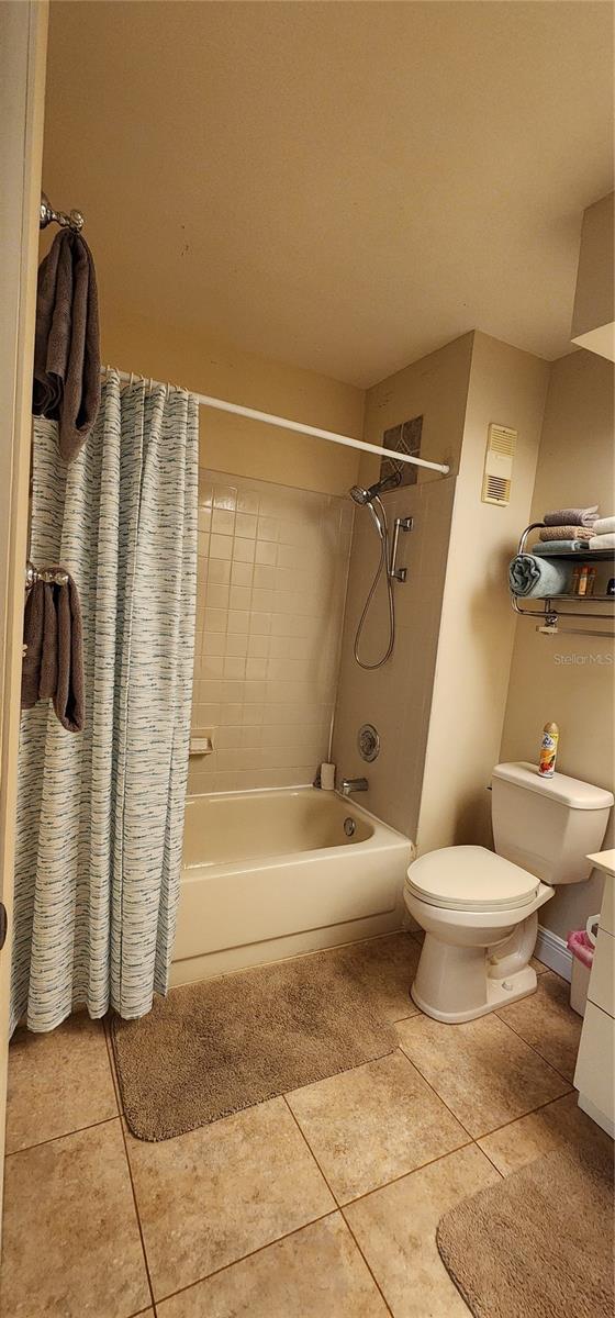 WANDER RESIDENCES OF TIERRA VERDE - Residential Lease