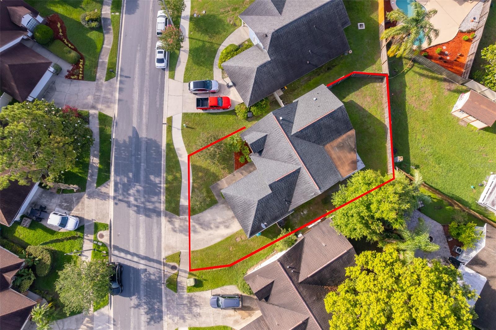 6512 GROSVENOR LANE