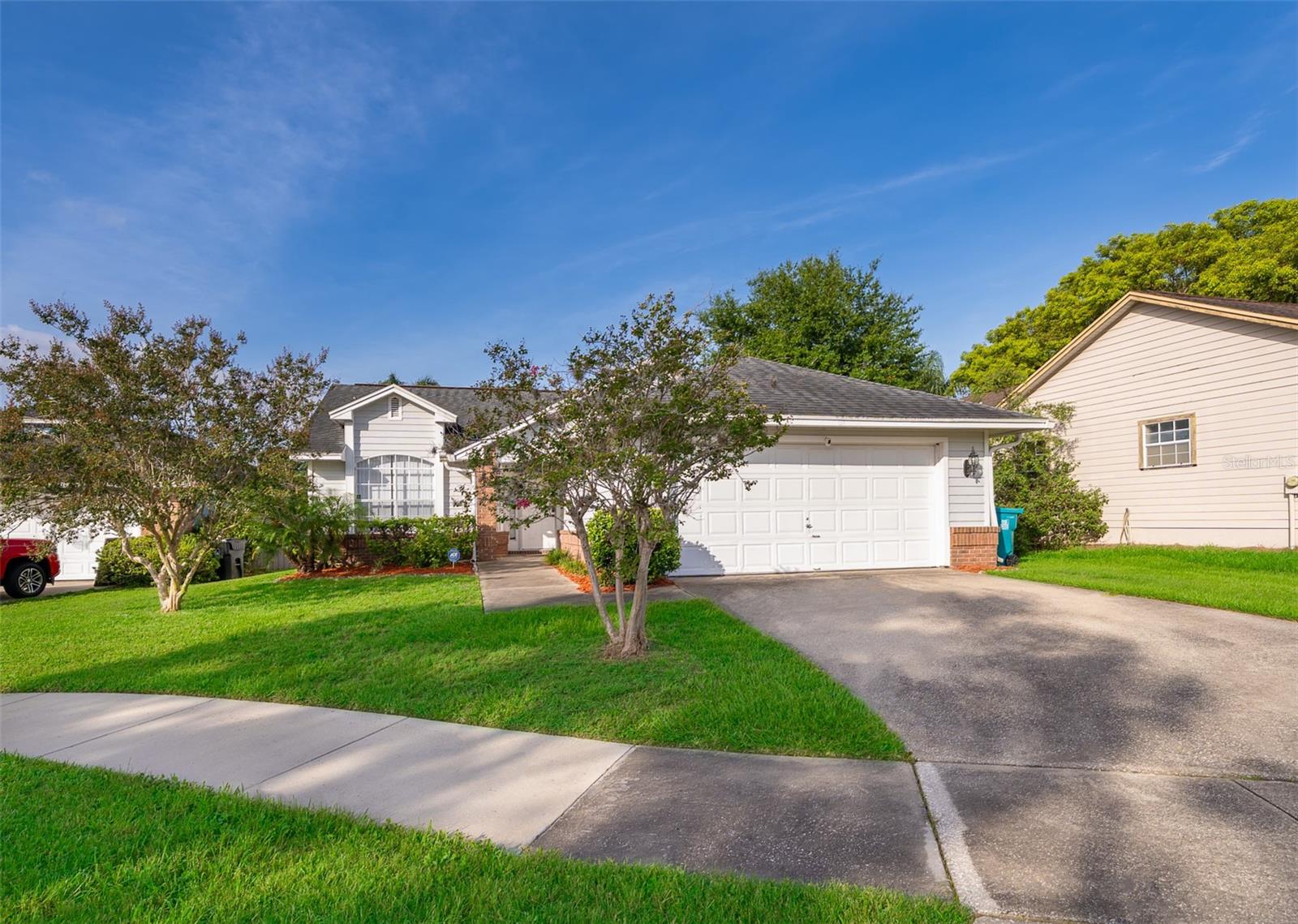6512 GROSVENOR LANE