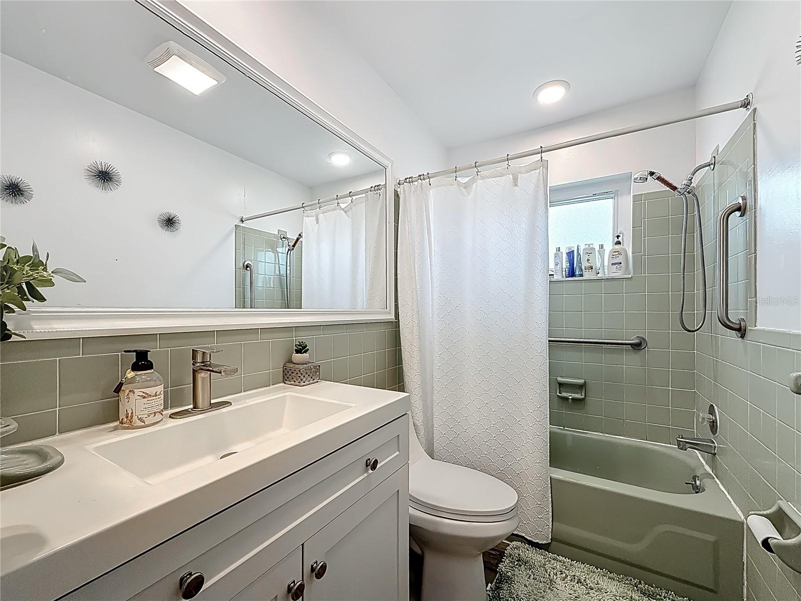 MAINLANDS OF TAMARAC BY THE GULF UNIT 4 CONDO - Residential