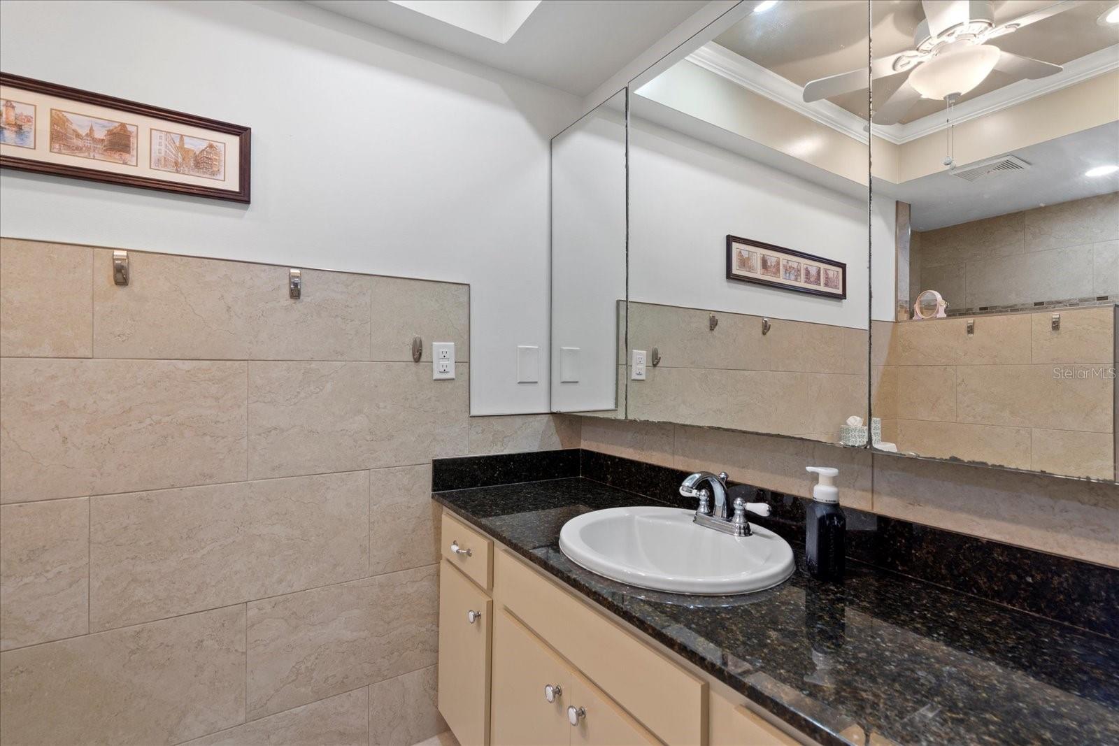 GLEN OAKS MANOR - Residential