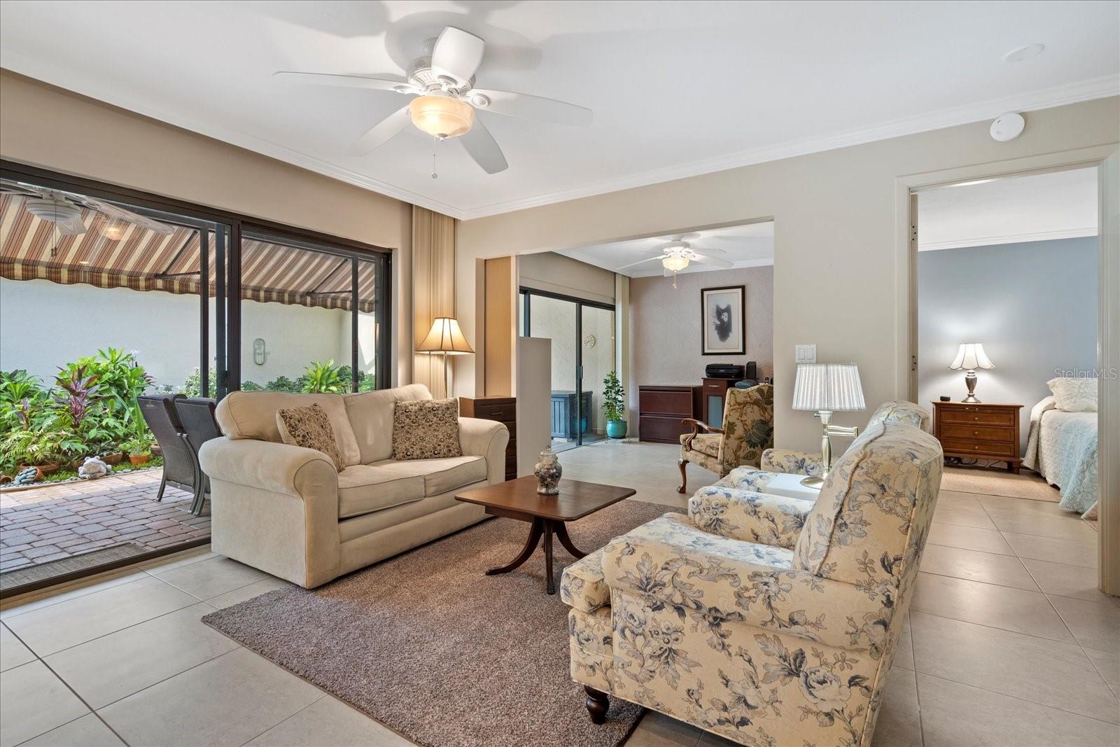 GLEN OAKS MANOR - Residential