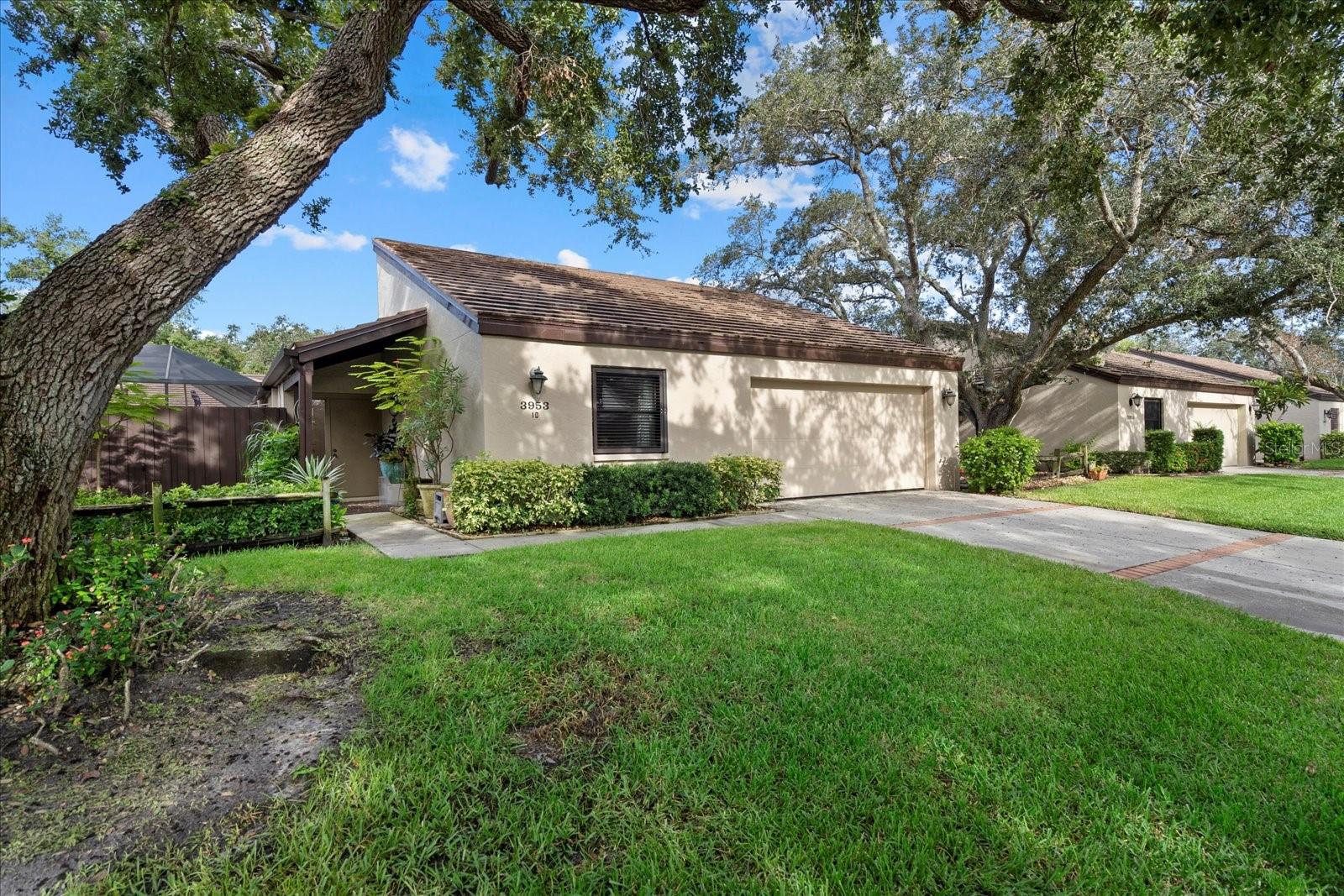 GLEN OAKS MANOR - Residential