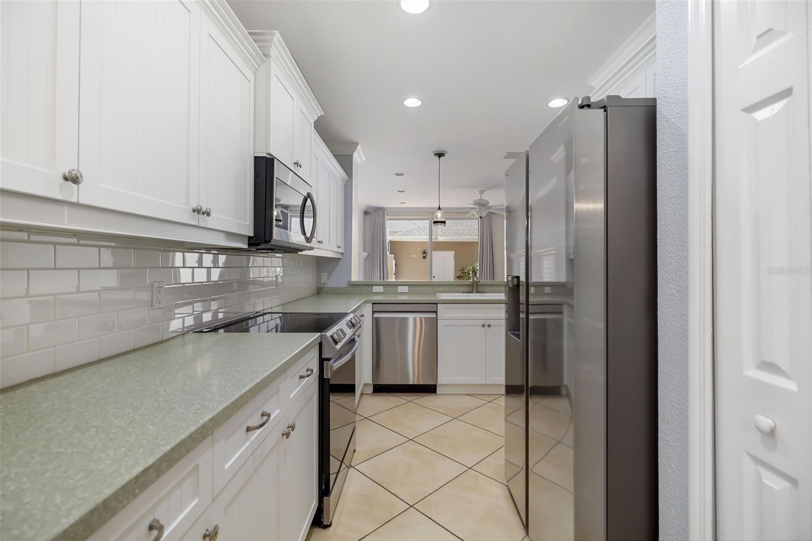 HARBORAGE ON BRADEN RIVER PH II - Residential