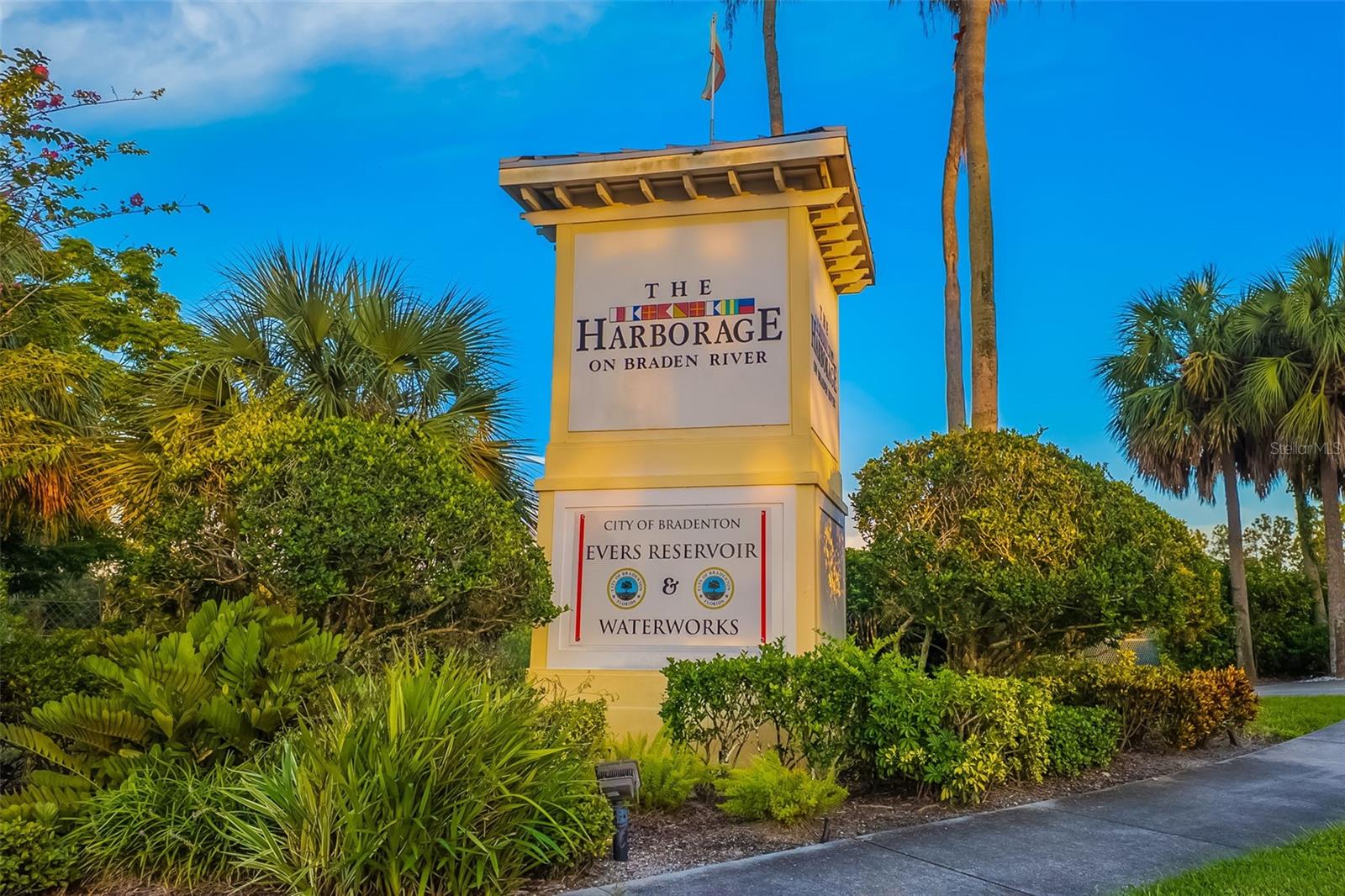 HARBORAGE ON BRADEN RIVER PH II - Residential