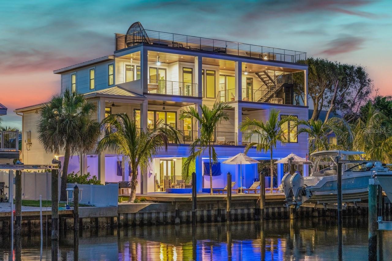 515 LOQUAT DRIVE