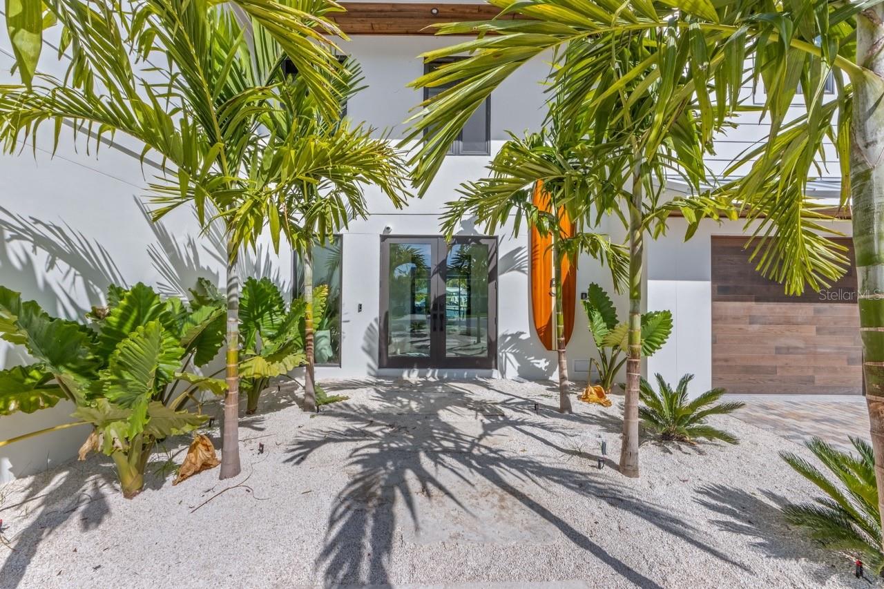 515 LOQUAT DRIVE