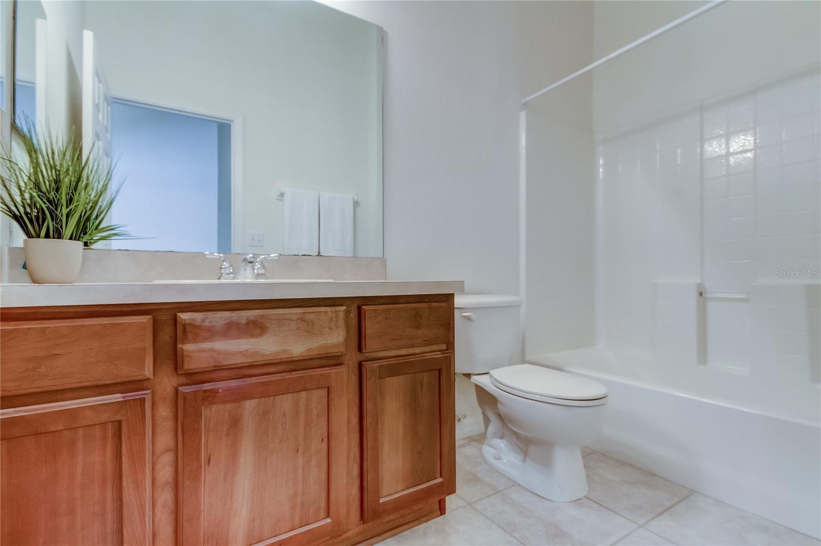 LITTLE CREEK - Residential Lease