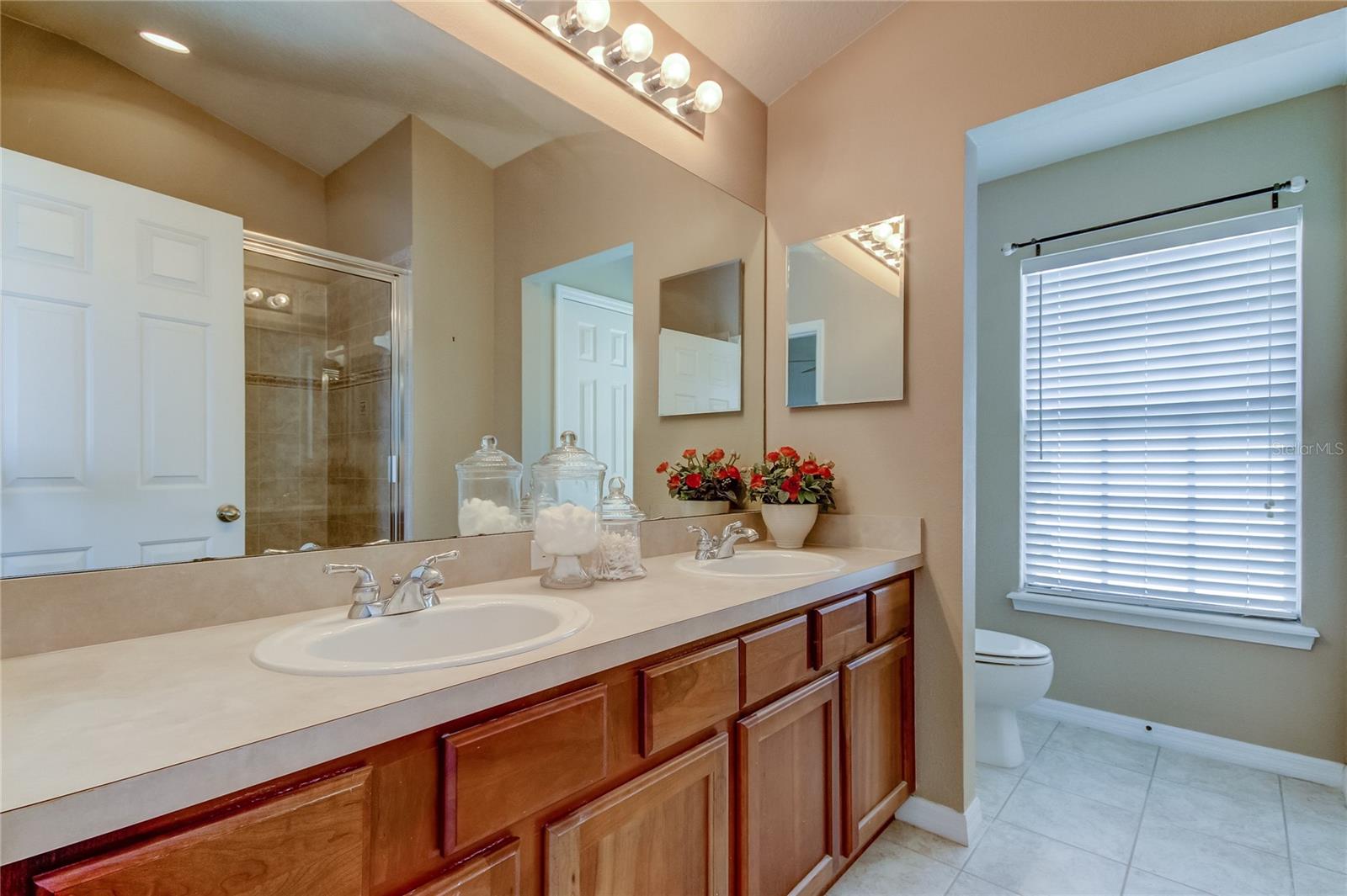 LITTLE CREEK - Residential Lease