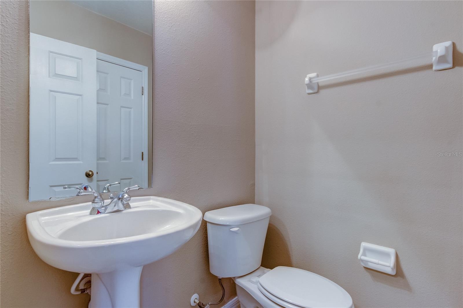 LITTLE CREEK - Residential Lease