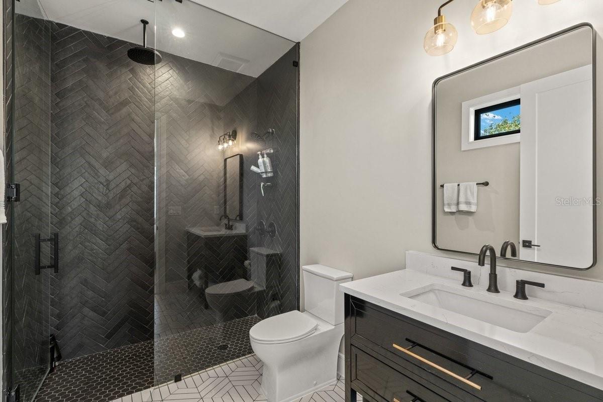 CALLALISA LAND CONDO - Residential