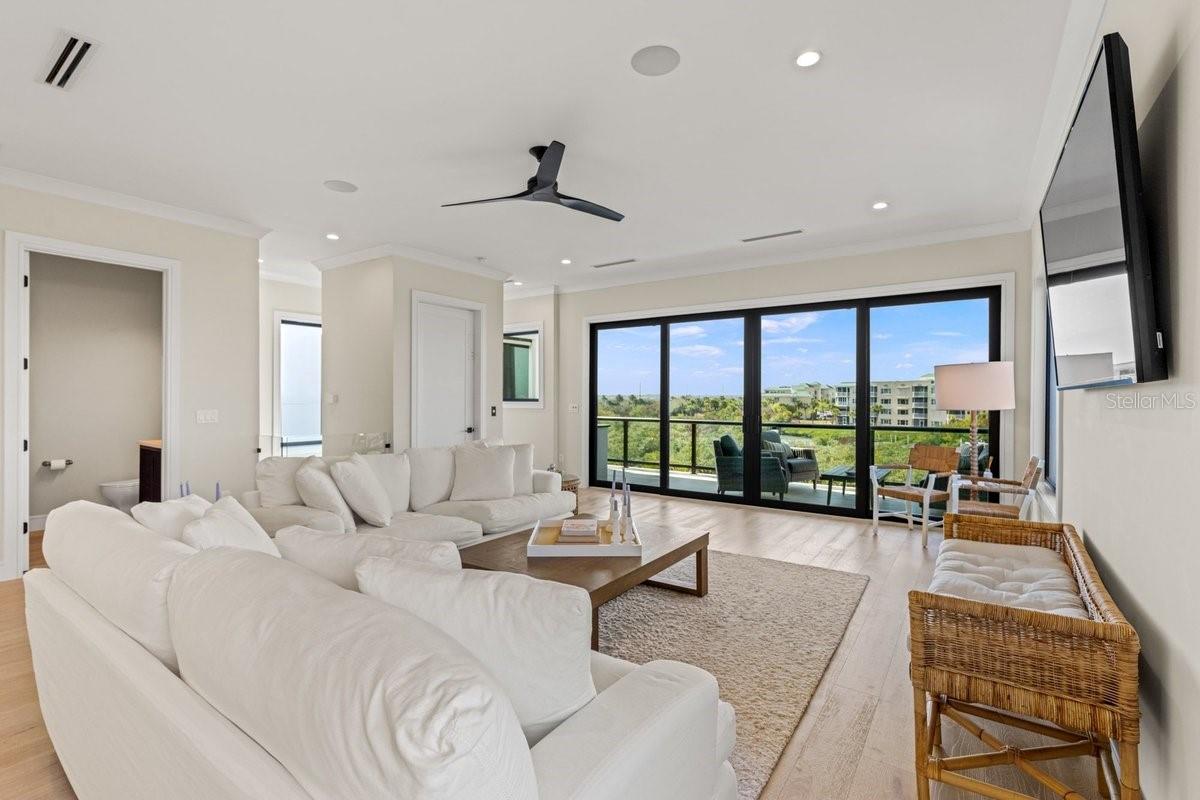 CALLALISA LAND CONDO - Residential