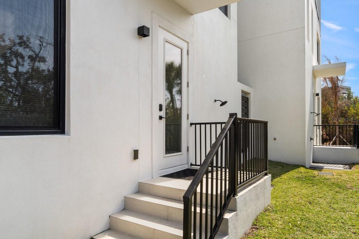 CALLALISA LAND CONDO - Residential