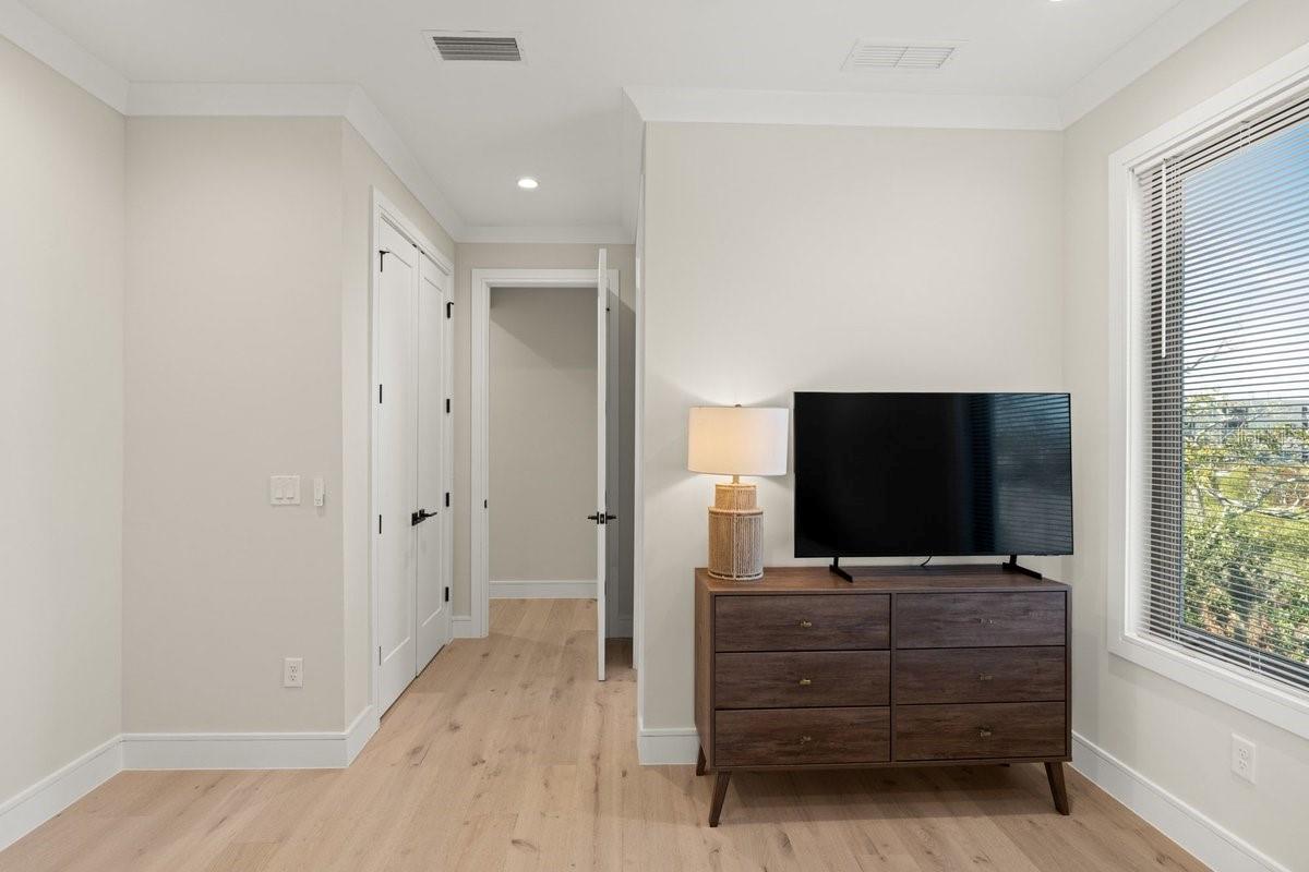 CALLALISA LAND CONDO - Residential