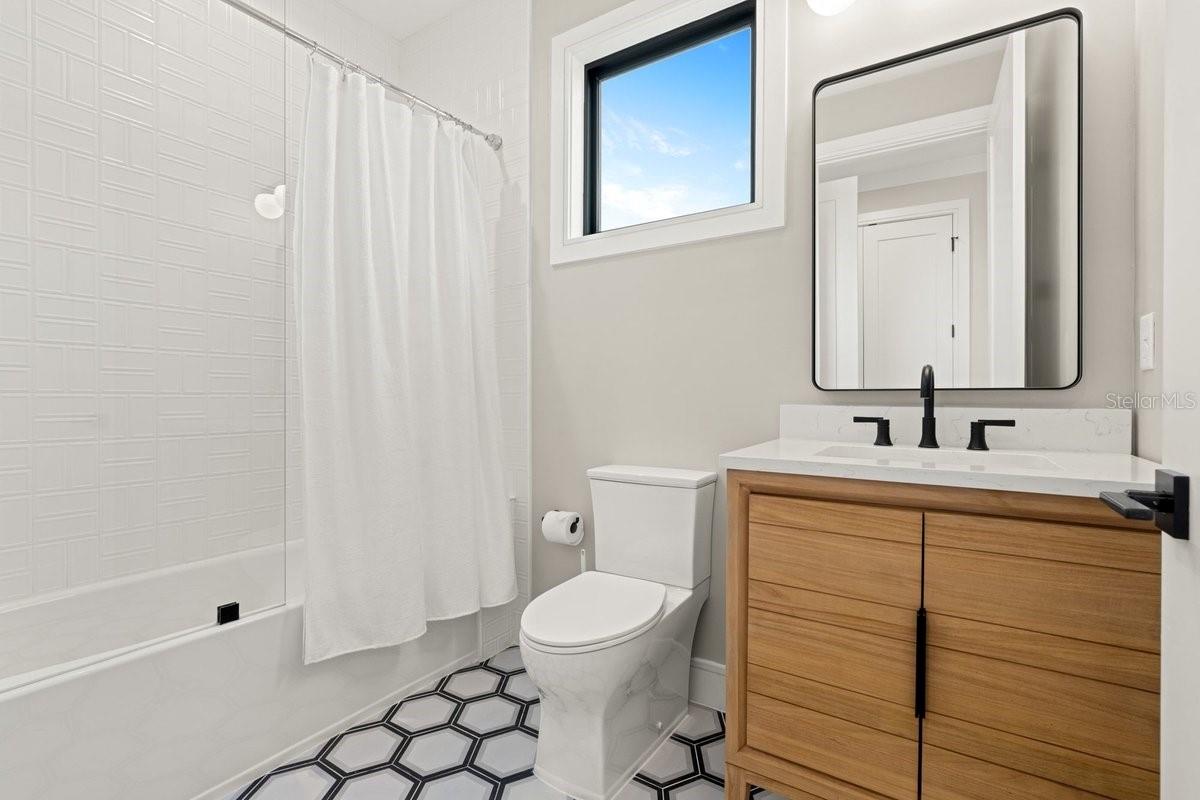 CALLALISA LAND CONDO - Residential