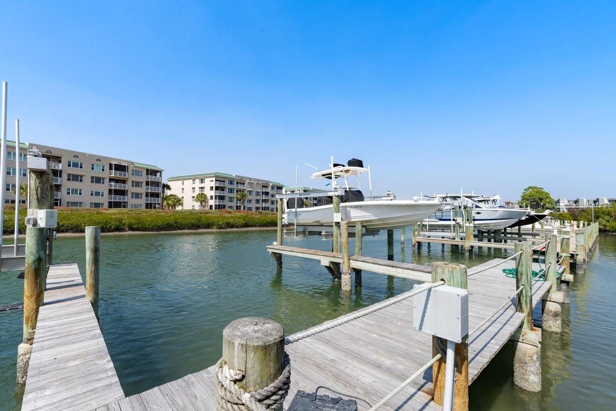 CALLALISA LAND CONDO - Residential