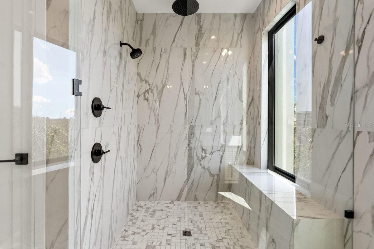 CALLALISA LAND CONDO - Residential