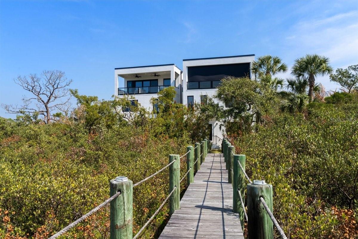 CALLALISA LAND CONDO - Residential