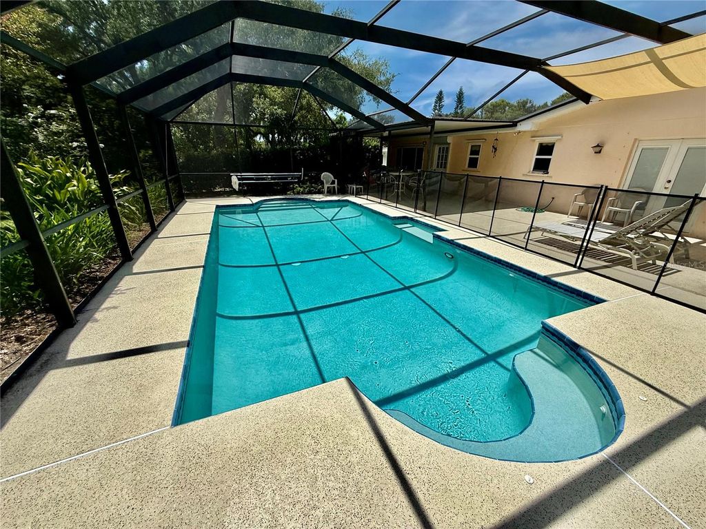 Photo of 918 Bay Breeze Terrace, Largo, FL 33770 (MLS # TB8526639)