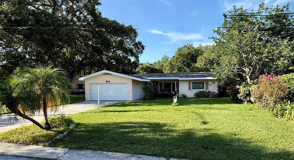 Photo of 918 Bay Breeze Terrace, Largo, FL 33770 (MLS # TB8526639)