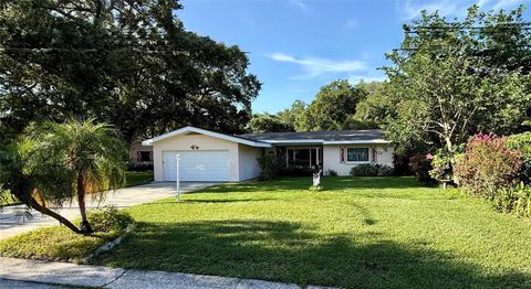 Photo of 918 Bay Breeze Terrace, Largo, FL 33770 (MLS # TB8526639)